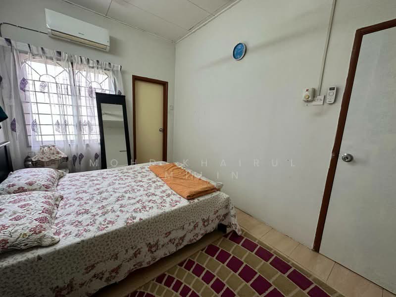 Rumah Teres 2 Tingkat untuk Dijual di Bandar Saujana Putra (Tanjong Duabelas) - Mohd Khairul Amilin - Bedroom - PropertyGuru.com.my
