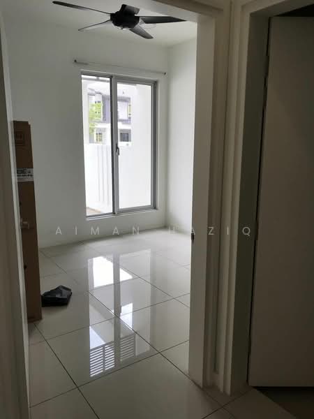 Rumah Teres untuk Disewa di Bandar Tropicana Aman (Telok Panglima Garang) - Aiman Haziq - Interior - PropertyGuru.com.my