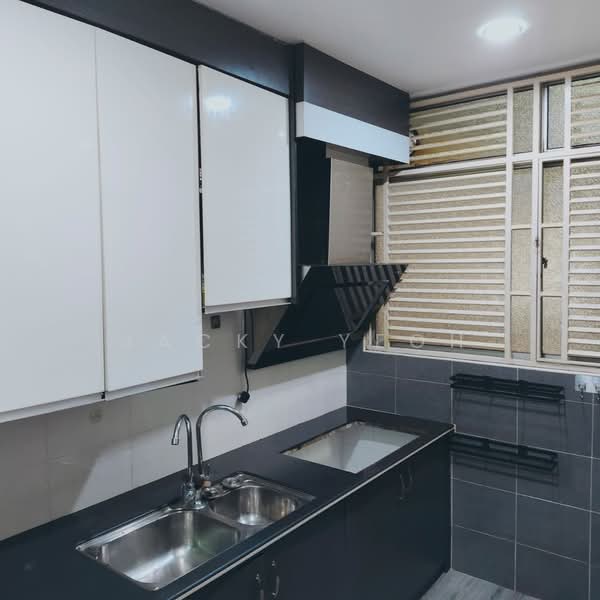 Condominium for Rent at Sea View Tower - Jacky Yeoh - Kitchen - PropertyGuru.com.my