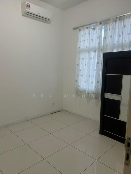 Servis Apartment untuk Disewa di Skypod Residence - Sky Wong - Bedroom - PropertyGuru.com.my