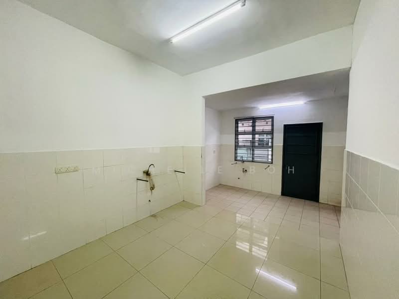 2-storey Terraced House for Sale in Kemuning Utama (Shah Alam) - Michelle Boh - Kitchen - PropertyGuru.com.my