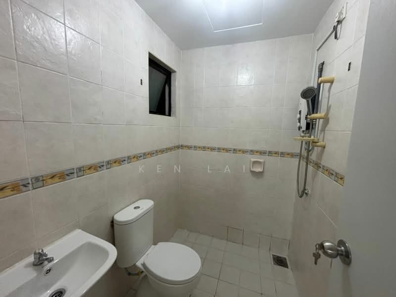 Kondominium untuk Dijual di Pelangi Utama - Ken Lai - Bathroom - PropertyGuru.com.my