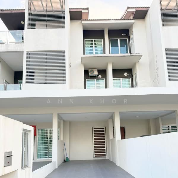 Townhouse for Rent in Bandar Tasek Mutiara (Simpang Ampat) - Ann Khor - Exterior - PropertyGuru.com.my