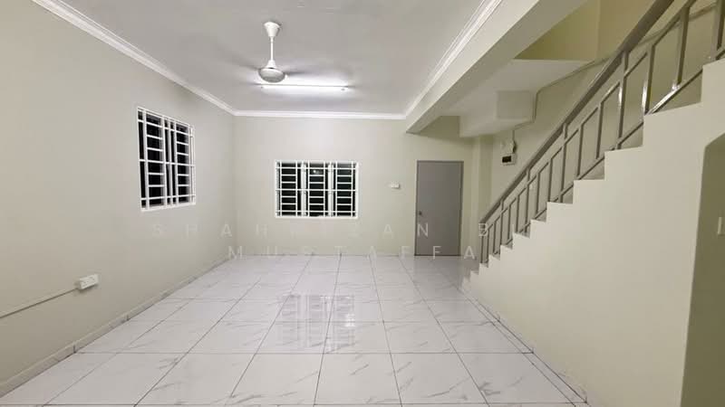 Rumah Teres untuk Dijual di Taman Bukit Dahlia (Pasir Gudang) - Shahrizan Bin Mustaffa - Living Room - PropertyGuru.com.my