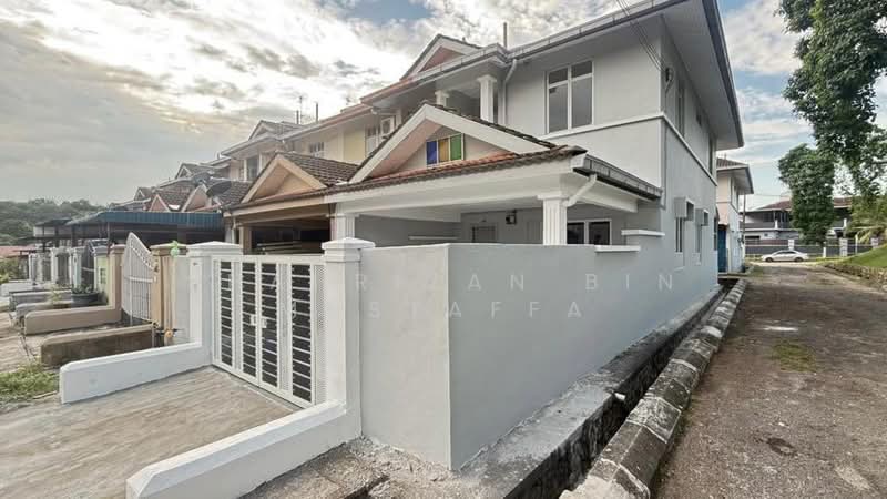 Rumah Teres untuk Dijual di Taman Bukit Dahlia (Pasir Gudang) - Shahrizan Bin Mustaffa - Exterior - PropertyGuru.com.my