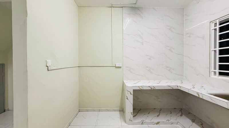 Rumah Teres untuk Dijual di Taman Bukit Dahlia (Pasir Gudang) - Shahrizan Bin Mustaffa - Kitchen - PropertyGuru.com.my
