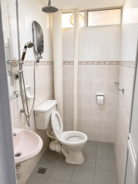Apartment for Sale at Sinar Bukit Dumbar - Eva Liew - Bathroom - PropertyGuru.com.my