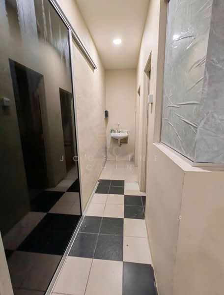 Shop for Rent in Kuantan (Pahang) - Joceline Chin - Corridor - PropertyGuru.com.my