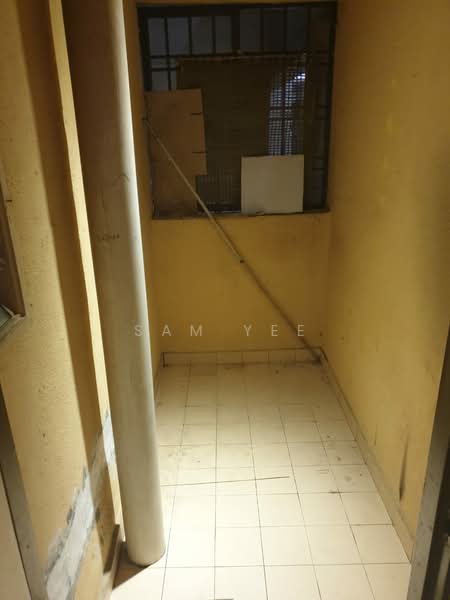 Apartment for Sale at Sri Gotong Apartment - Sam Yee - Balcony - PropertyGuru.com.my