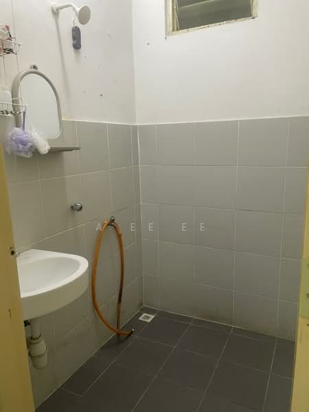 Apartment for Sale at Idaman Selasih - A Ee Ee - Bathroom - PropertyGuru.com.my