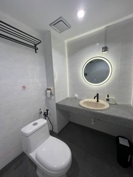 Kondominium untuk Dijual di Tanjung Samudera Condominium - Macy G - Bathroom - PropertyGuru.com.my