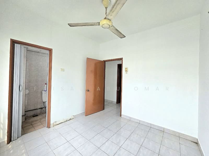 Apartment for Sale at Taman Bukit Pelangi - Faisal Abu Omar - Bathroom - PropertyGuru.com.my