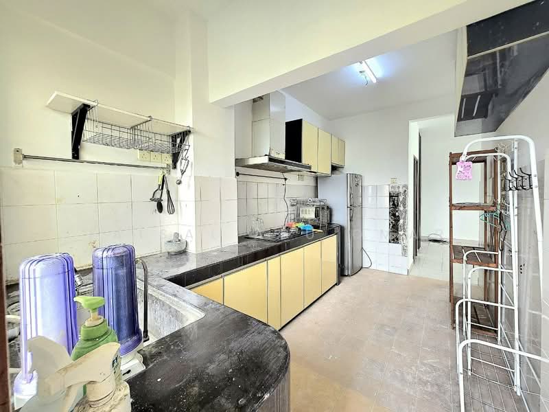 Apartment for Sale at Taman Bukit Pelangi - Faisal Abu Omar - Kitchen - PropertyGuru.com.my