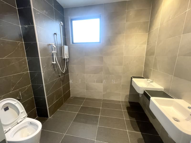 2-storey Terraced House for Rent in Taman Sutera Utama (Skudai) - KT Tan - Bathroom - PropertyGuru.com.my