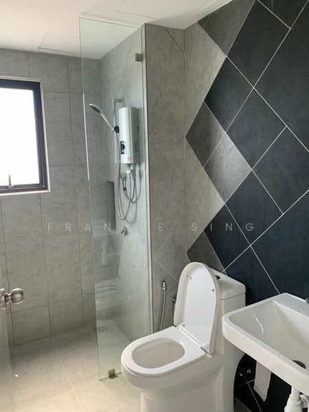 Kondominium untuk Disewa di Trinity Lemanja - Frankie Sing - Bathroom - PropertyGuru.com.my