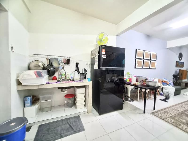 Terraced House for Sale in Aman Putri (Sungai Buloh) - Fahana Rashid - Kitchen - PropertyGuru.com.my