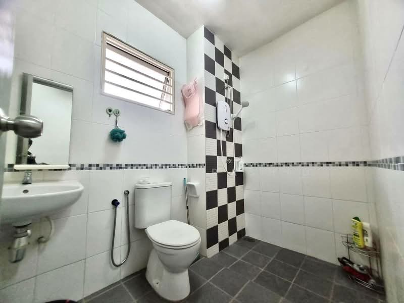 Terraced House for Sale in Aman Putri (Sungai Buloh) - Fahana Rashid - Bathroom - PropertyGuru.com.my