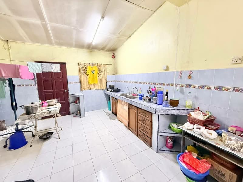 1-storey Terraced House for Sale in Telok Panglima Garang (Selangor) - Mohd Khairul Amilin - Kitchen - PropertyGuru.com.my