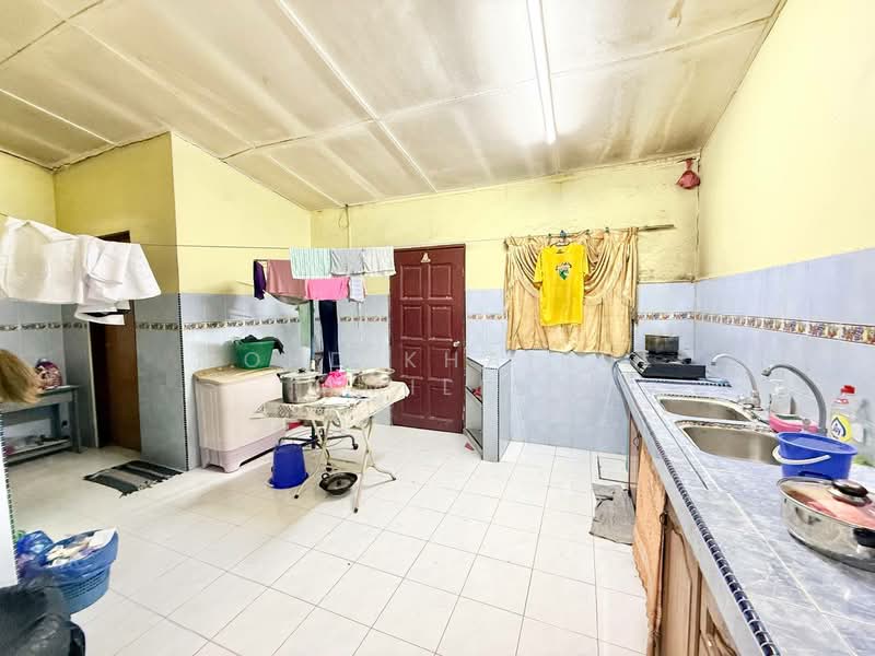 1-storey Terraced House for Sale in Telok Panglima Garang (Selangor) - Mohd Khairul Amilin - Kitchen - PropertyGuru.com.my