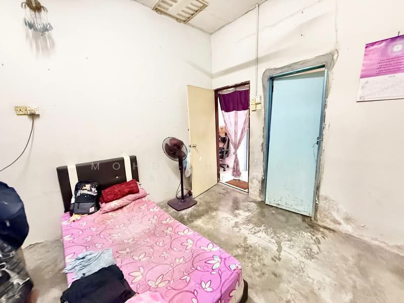 1-storey Terraced House for Sale in Telok Panglima Garang (Selangor) - Mohd Khairul Amilin - Bedroom - PropertyGuru.com.my