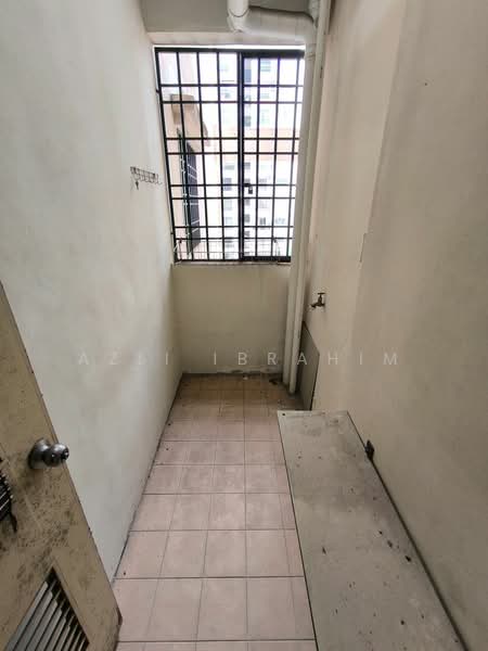 Condominium for Sale at Langat Jaya Condominium - Azli Ibrahim - Balcony - PropertyGuru.com.my