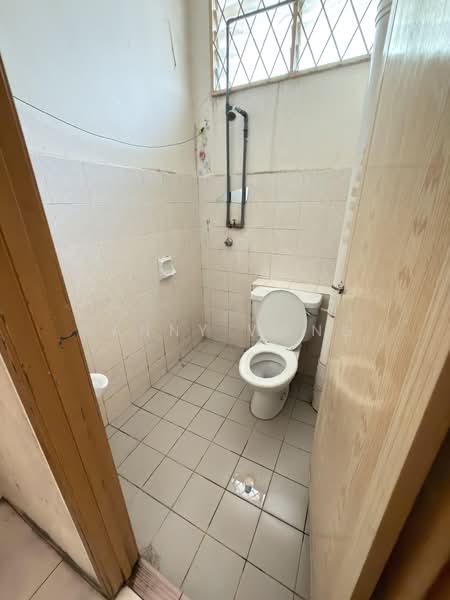 Shop for Rent in George Town (Penang) - Fanny Wong - Bathroom - PropertyGuru.com.my
