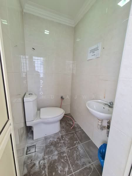 Shop / Office for Sale in Seksyen 5 Wangsa Maju (Wangsa Maju) - Muhd Ajwad - Bathroom - PropertyGuru.com.my
