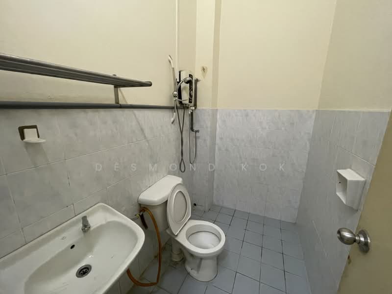 2-storey Terraced House for Rent in Bandar Sri Damansara (Selangor) - Desmond Kok - Bathroom - PropertyGuru.com.my