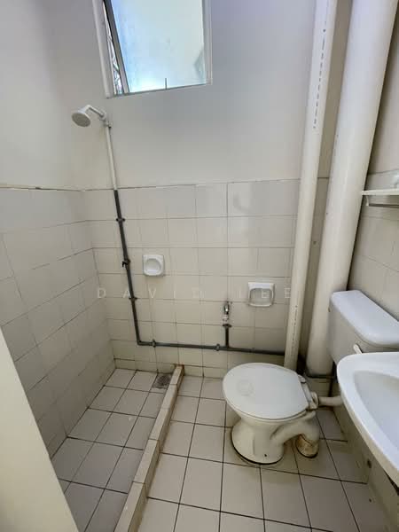 Apartment for Rent at Pangsapuri Lagoon Perdana - david lee - Bathroom - PropertyGuru.com.my