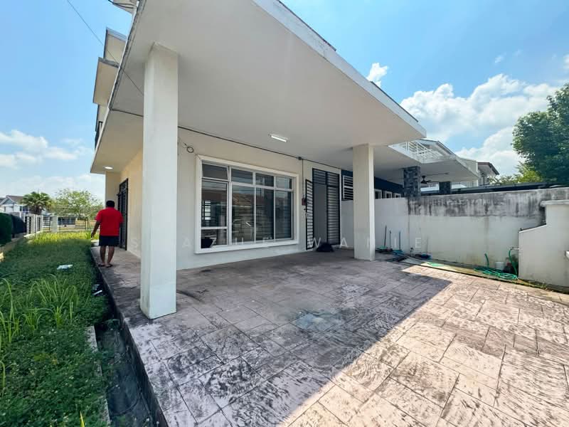 Semi-Detached House for Sale in Bandar Saujana Putra (Tanjong Duabelas) - Syazue Wanie - Exterior - PropertyGuru.com.my