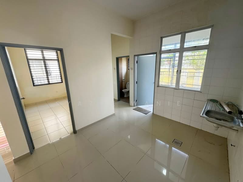 Semi-Detached House for Sale in Bandar Saujana Putra (Tanjong Duabelas) - Syazue Wanie - Interior - PropertyGuru.com.my