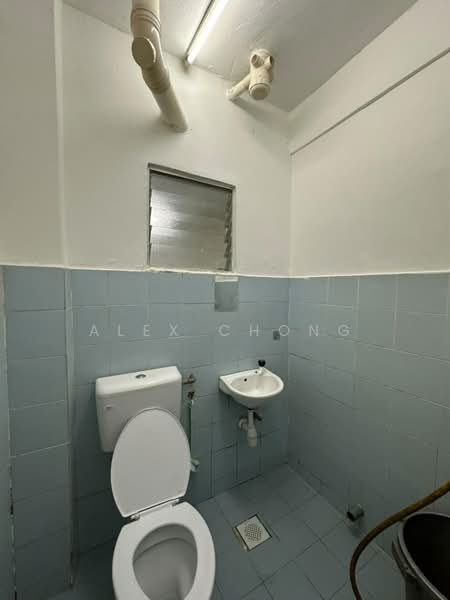 Apartment for Rent at Pangsapuri Mutiara - Alex Chong - Bathroom - PropertyGuru.com.my