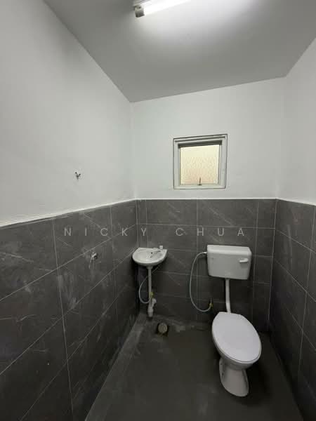 Rumah Teres 1 Tingkat untuk Dijual di Seremban 2 (Negeri Sembilan) - Nicky Chua - Bathroom - PropertyGuru.com.my