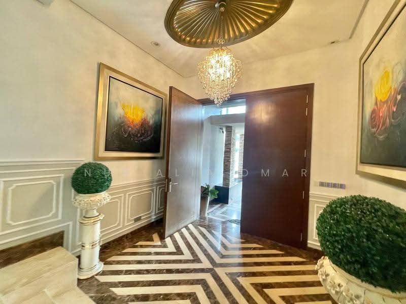 Bungalow House for Sale in Bukit Jelutong (Shah Alam) - Nur Alia Omar - Entrance - PropertyGuru.com.my