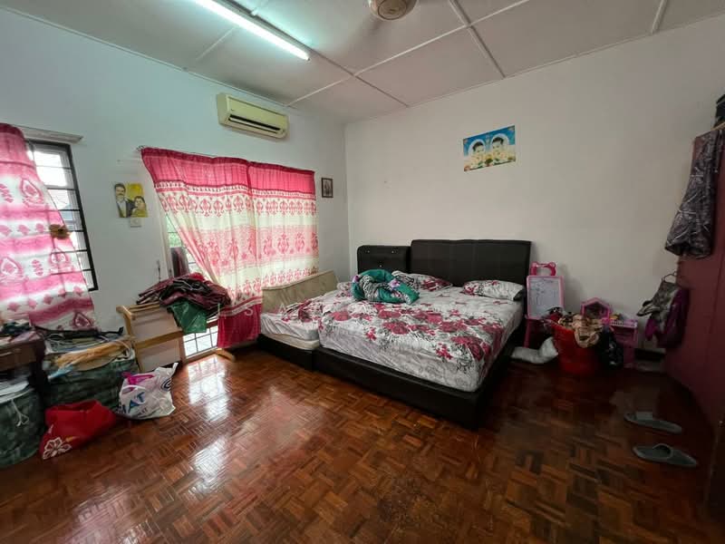 2-storey Terraced House for Sale in Bandar Bukit Puchong (Puchong) - Isaac Sim - Bedroom - PropertyGuru.com.my