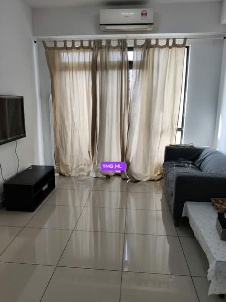 Servis Apartment untuk Disewa di Utropolis Suites 1 - Stephanie Lim - Living Room - PropertyGuru.com.my