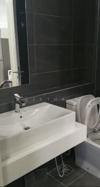 Servis Apartment untuk Disewa di NOVUM - Sujatha M - Bathroom - PropertyGuru.com.my