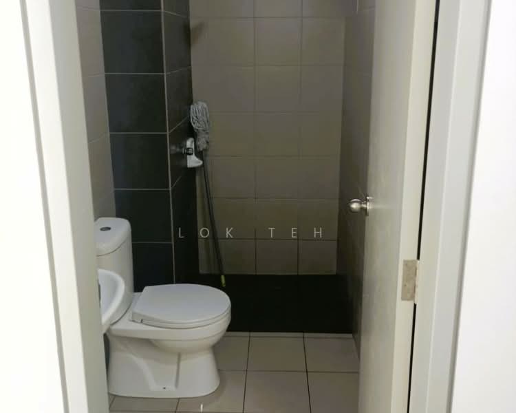 Servis Apartment untuk Disewa di SkyLake Residence - Lok Teh - Bathroom - PropertyGuru.com.my