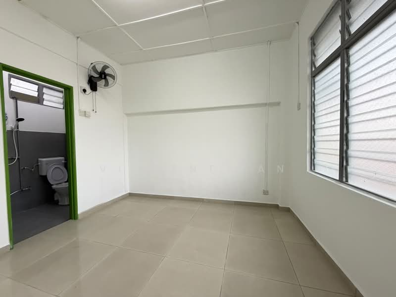 Pangsapuri untuk Disewa di Apartment Dahlia - Vincent Tan - Bathroom - PropertyGuru.com.my