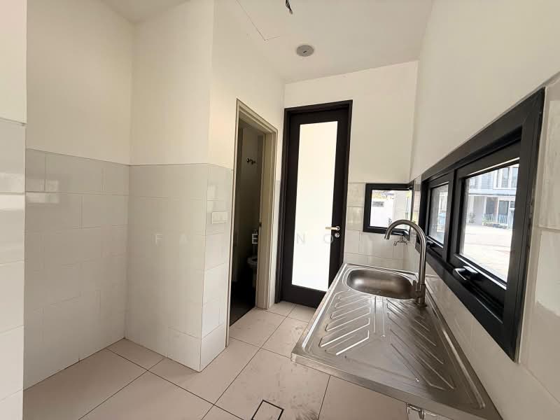 Terraced House for Sale in Shah Alam (Selangor) - Fazie Noor - Kitchen - PropertyGuru.com.my