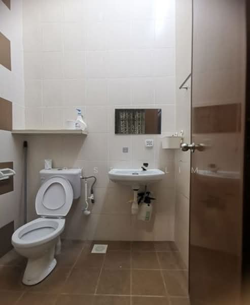 1-storey Terraced House for Rent in Taman Kempas Indah (Tebrau) - Crystal Lim - Bathroom - PropertyGuru.com.my