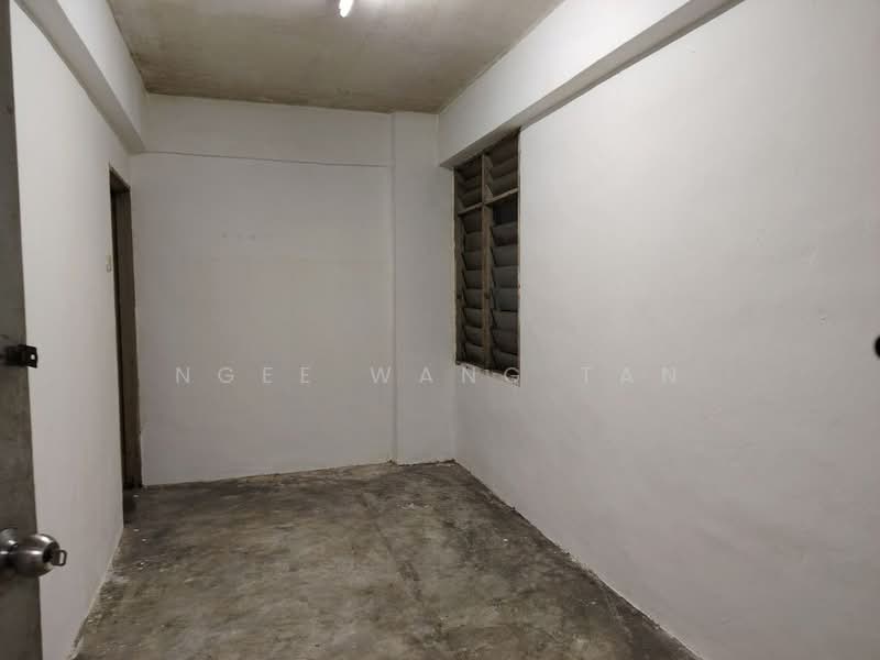 Rumah Flat untuk Disewa di Rumah Pangsa Batu Berendam - Ngee Wang Tan - Interior - PropertyGuru.com.my