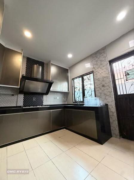 Semi-Detached House for Rent in Bandar Bukit Tinggi 2 (Klang) - Rylin Tan - Kitchen - PropertyGuru.com.my