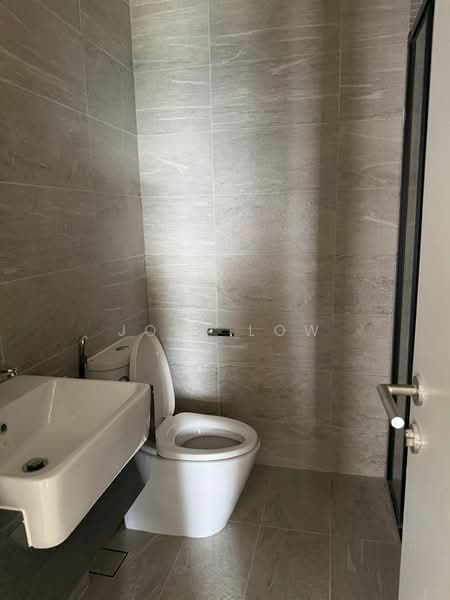 Servis Apartment untuk Disewa di Edelweiss @ Tropicana Gardens - Joel Low - Bathroom - PropertyGuru.com.my