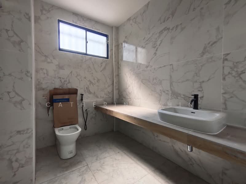 Semi-Detached House for Sale in Ipoh (Perak) - Catherine Chin - Bathroom - PropertyGuru.com.my
