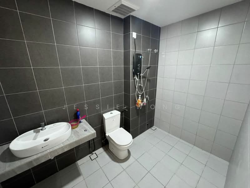 2-storey Terraced House for Sale in Bandar Country Homes (Rawang) - Jessie Wong - Bathroom - PropertyGuru.com.my