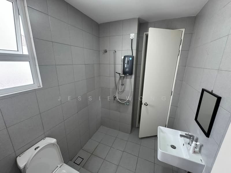 2-storey Terraced House for Sale in Bandar Country Homes (Rawang) - Jessie Wong - Bathroom - PropertyGuru.com.my