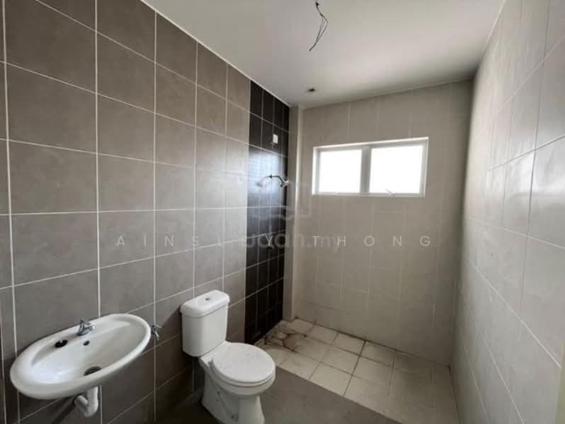 Soho for Sale in Desa Parkview (Ipoh) - Ainsley Thong - Bathroom - PropertyGuru.com.my