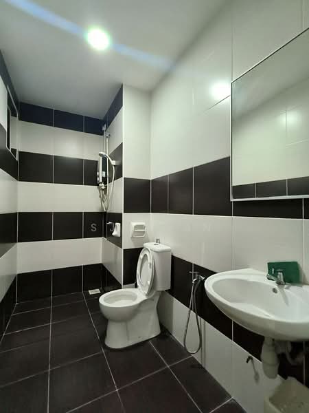Service Residence for Rent at Sky Oasis Residence (Pangsapuri Oasis 1) - SJ CHAN - Bathroom - PropertyGuru.com.my