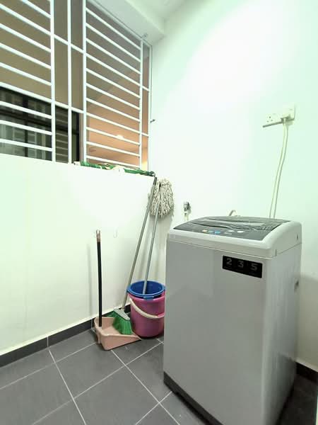Service Residence for Rent at Sky Oasis Residence (Pangsapuri Oasis 1) - SJ CHAN - Balcony - PropertyGuru.com.my